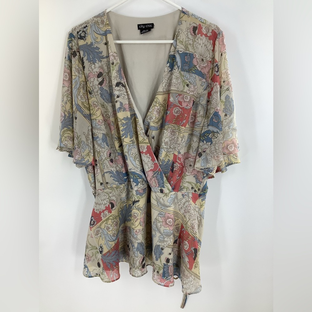 City Chic Women's Lined XXL / 24 Faux Wrap Blouse Bell Sleeve Whimsical Tie back